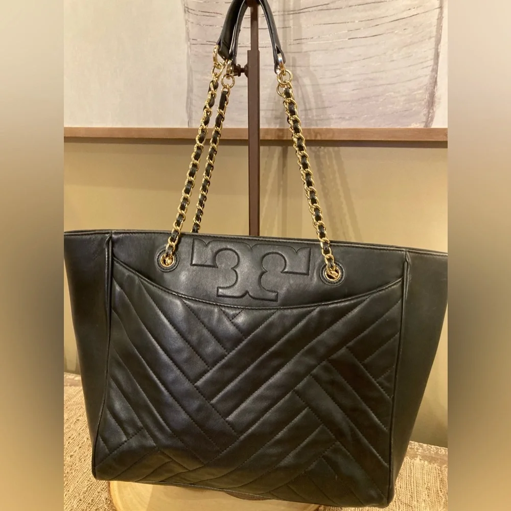 Tory Burch Alexa Black Soft leather quilted Chevron Quilted Print Chain‎ tote